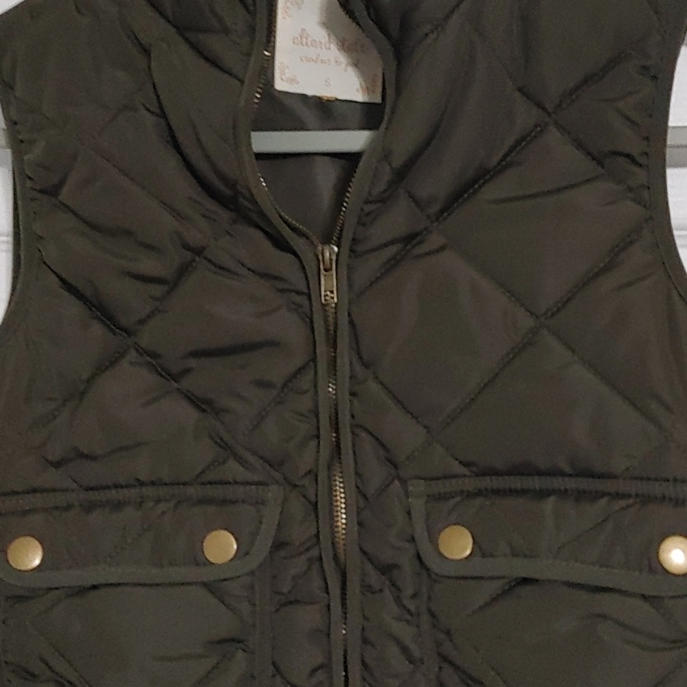 Altar'd State Army Green Quilted Vest with Gold Snap Gorpcore Women's Small EUC - Picture 3 of 4